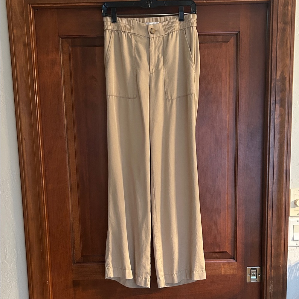 LOFT Size 0 (2-4 regular sizing) Womens Khaki Slacks